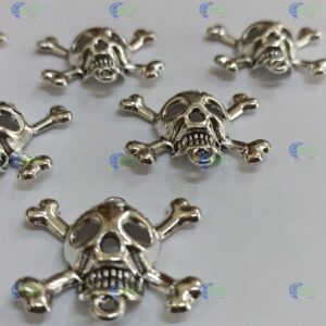 Dije de Calavera Pirata: Estilo Único para Aventureros